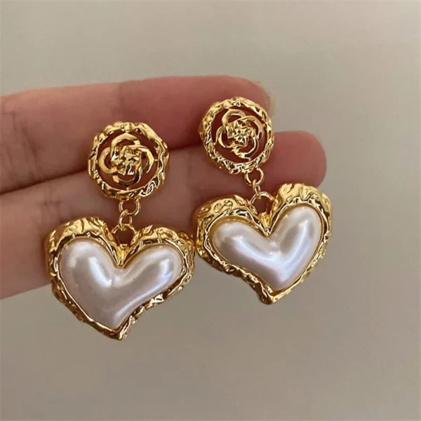 The New 2022 Flower Heart Earrings French Retro Fashion Luxury Accessories Women Jewelry Wedding Part - Image 4