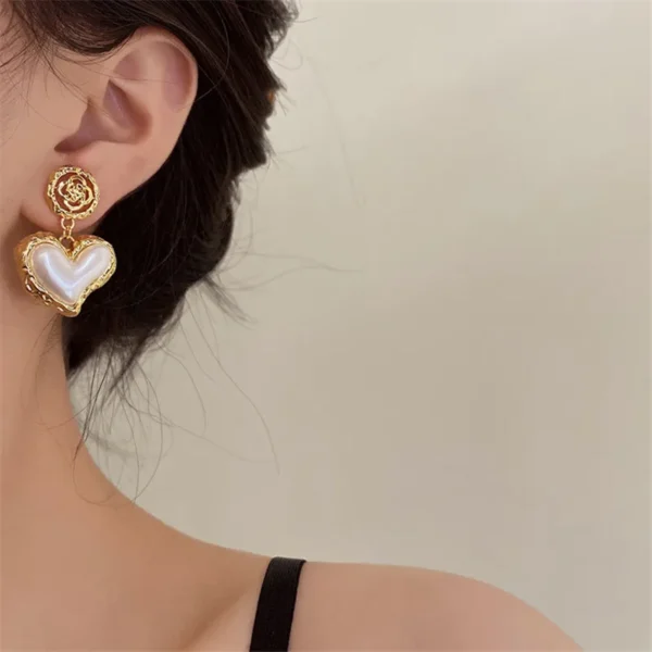 The New 2022 Flower Heart Earrings French Retro Fashion Luxury Accessories Women Jewelry Wedding Part - Image 3